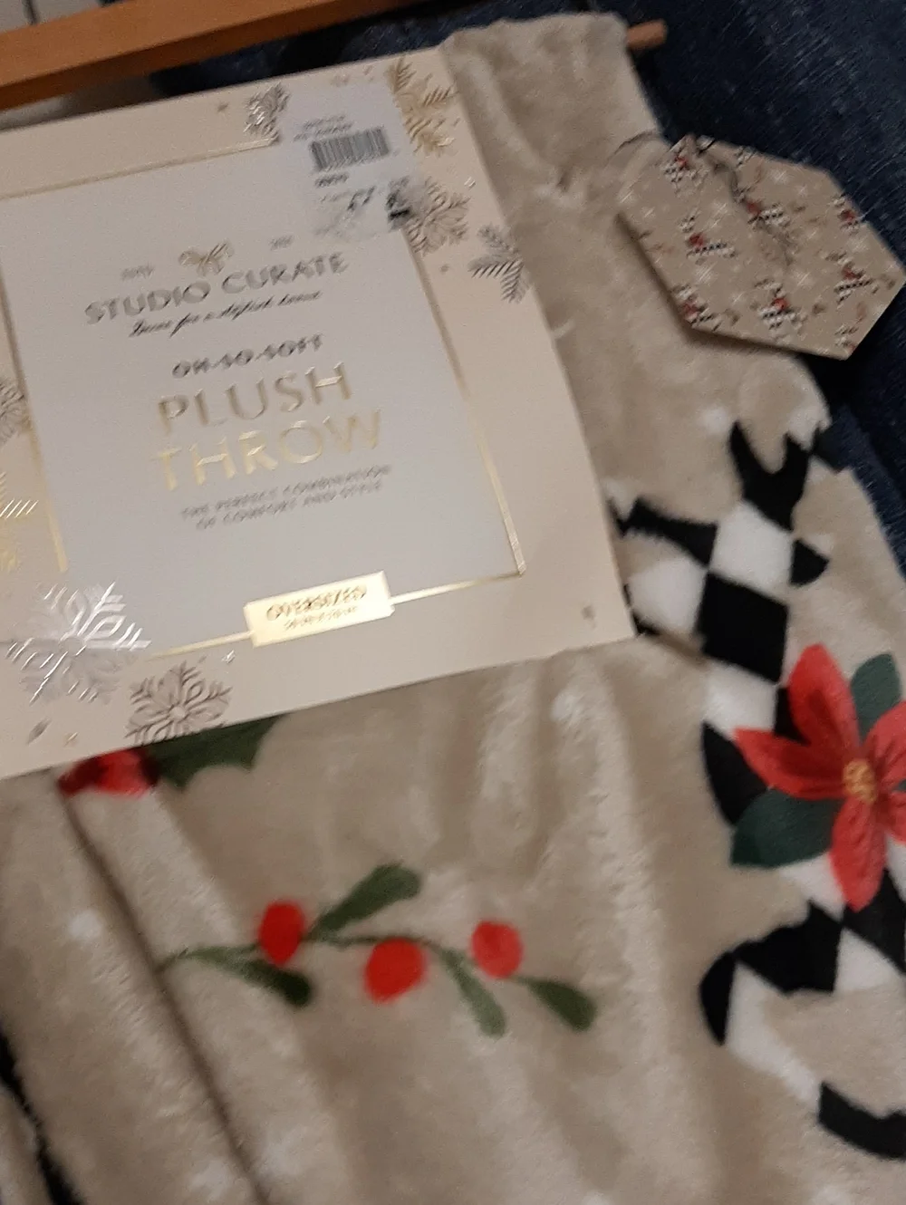 Studio Curate Plush Holiday Throw Blanket with Poinsettia/Deer  Print NWT SOFT